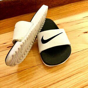 Nike Cushioned Slides White and Black Size 9 Little Kids